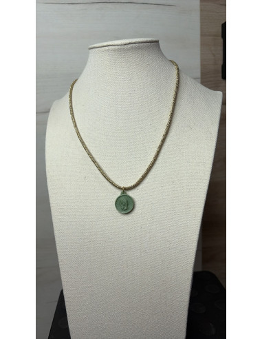 Collares Virgen Niña (Color es de la medalla)