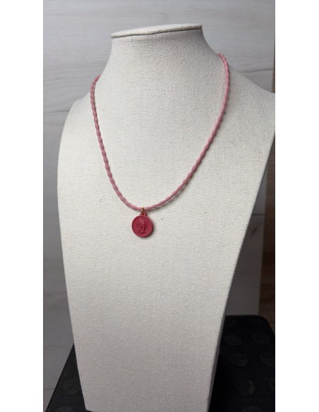 Collares Virgen Niña (Color es de la medalla)