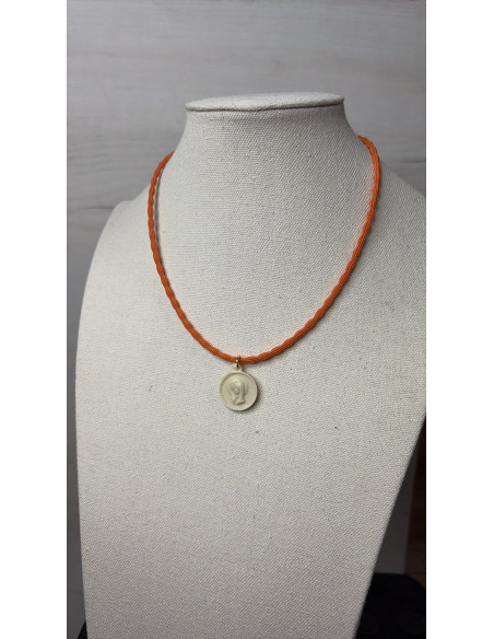 Collares Virgen Niña (Color es de la medalla)